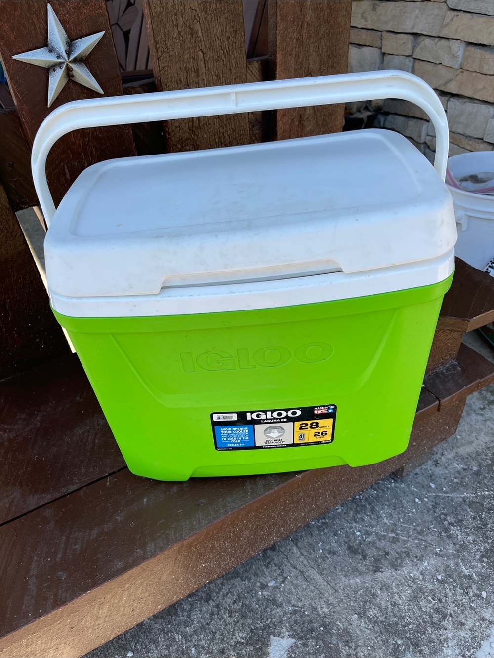Igloo Bright Green Cooler with White Lid and Handle